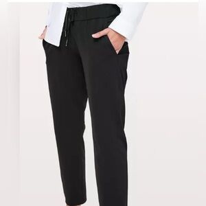 Lululemon on the fly pants